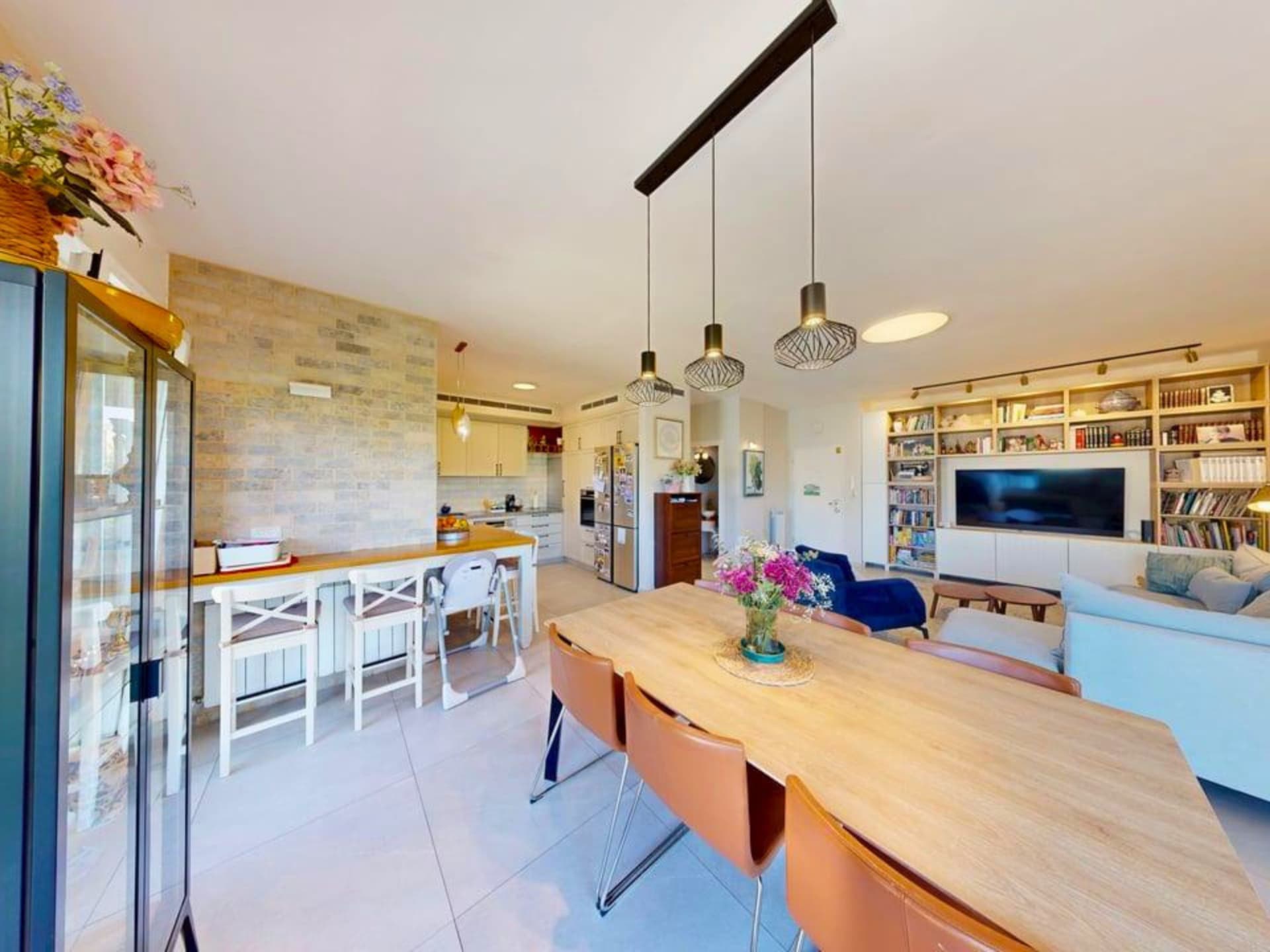 Israel Eldad, Arnona — image 2 of 17