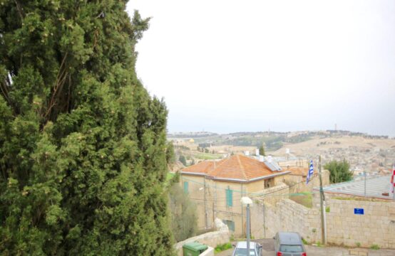 Aminadav St., Abu Tor