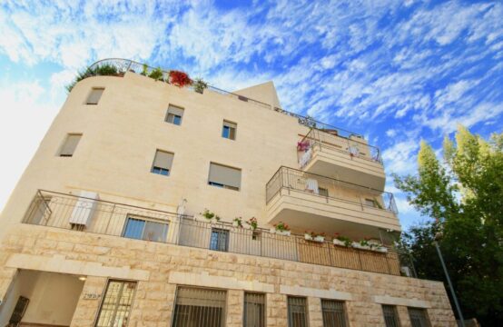 Even Sapir, Nachalat Achim