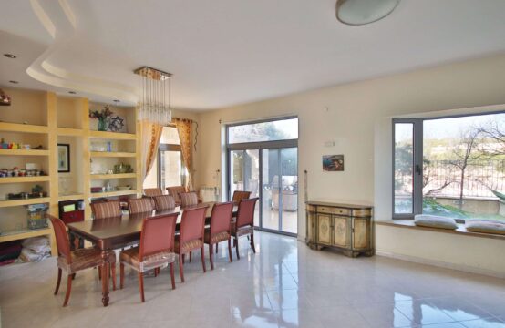 Pitom Haketoret, Efrat