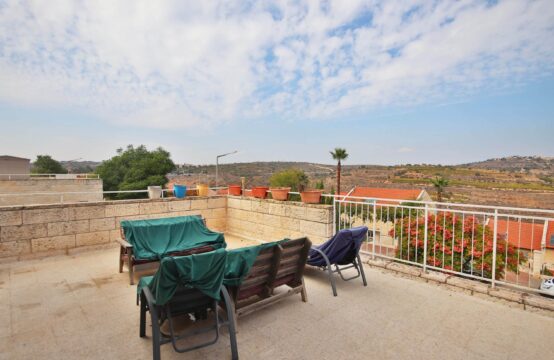Netzach Yerushalayim, Dekel