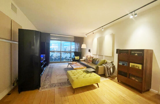 Avraham Perrera, Holyland