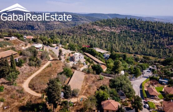 Moshav Beit Meir, Hadekel Street