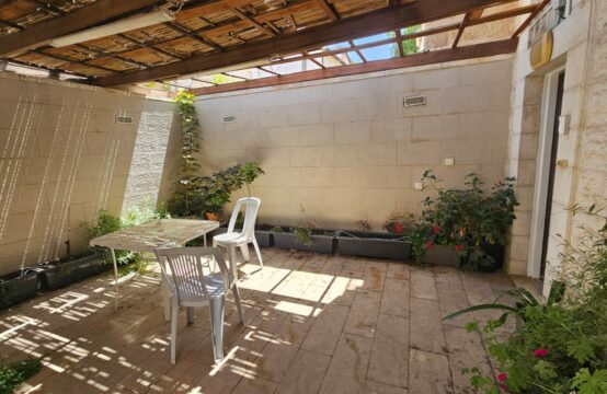 Ha&#8217;Erez, Nachlaot