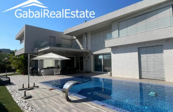 Modern Luxury Villa, Ceasraea