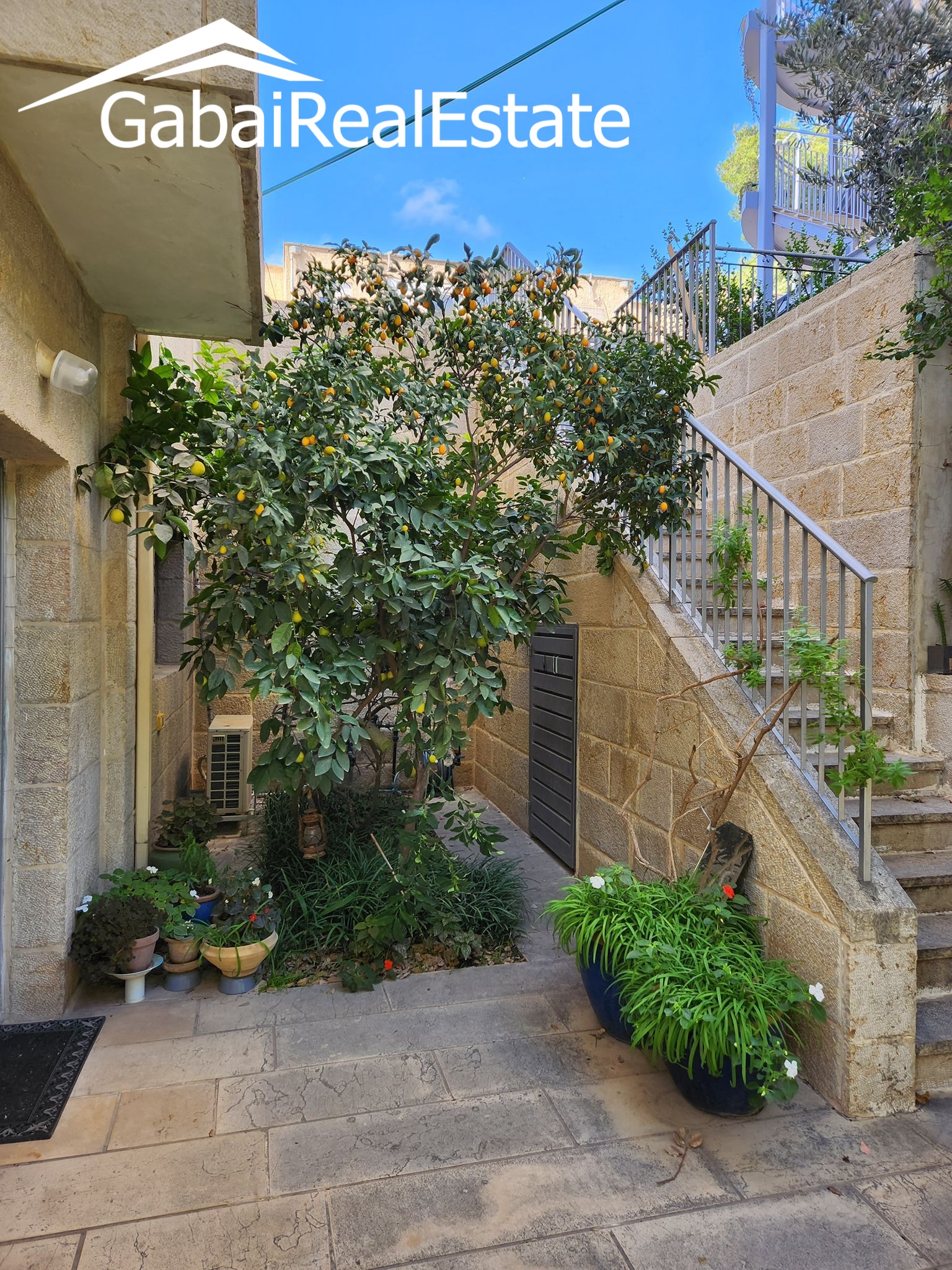 Dostai St, Old Katamon