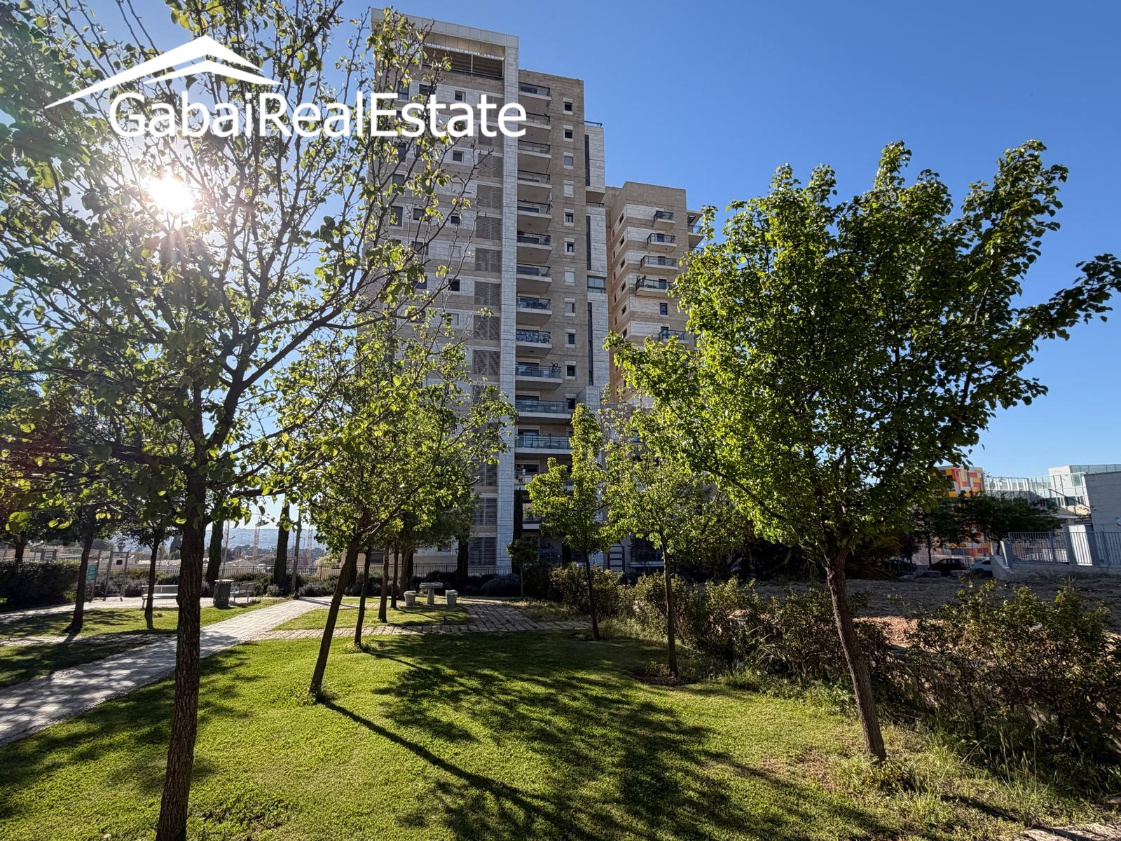 Hashofet Chaim Cohen, Arnona